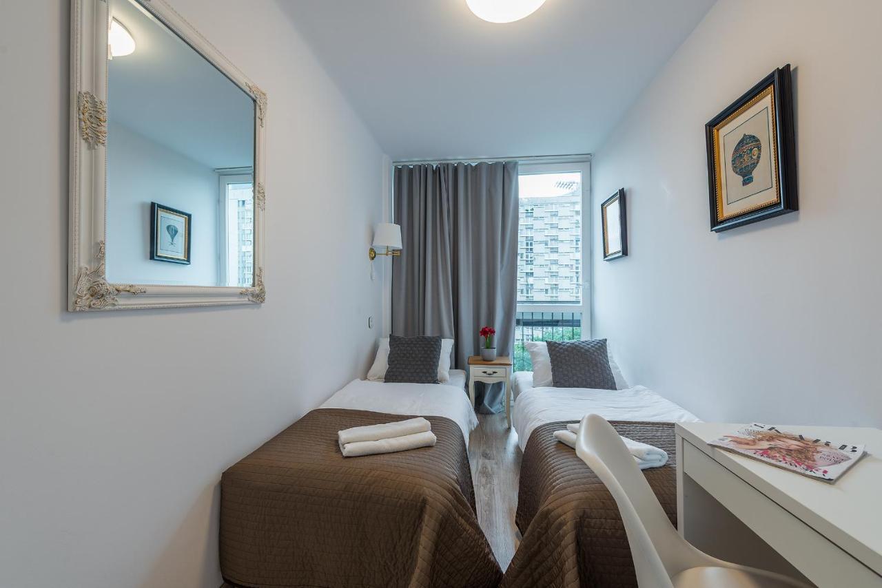 V Ajax Warsaw Bed&Breakfast Rooms מראה חיצוני תמונה