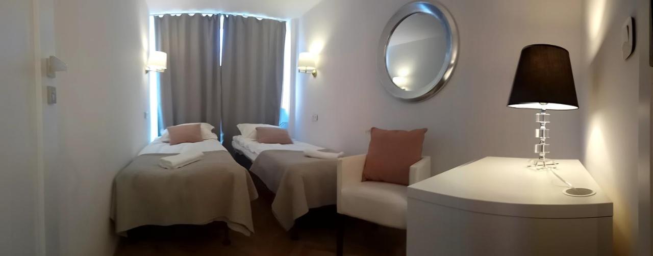 V Ajax Warsaw Bed&Breakfast Rooms מראה חיצוני תמונה